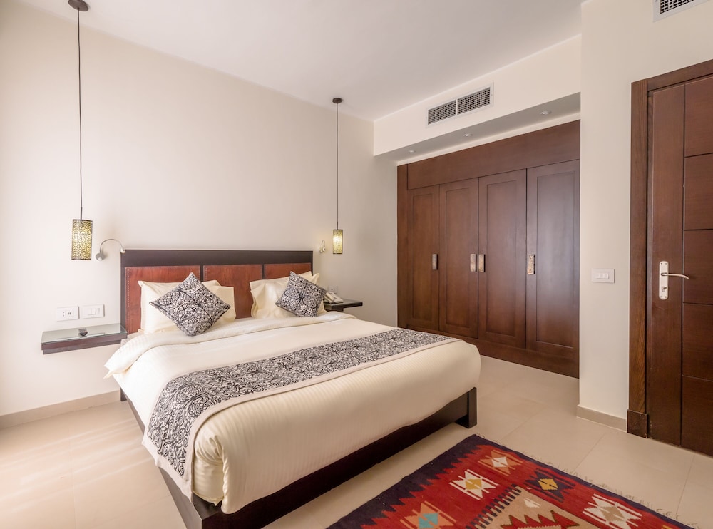 Fort Arabesque Beach Resort 12/50
