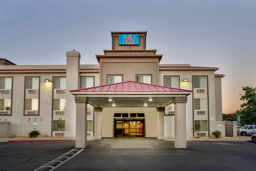 Motel6 Hesperia, CA - West Main Street - I-15 in HESPERIA - CA