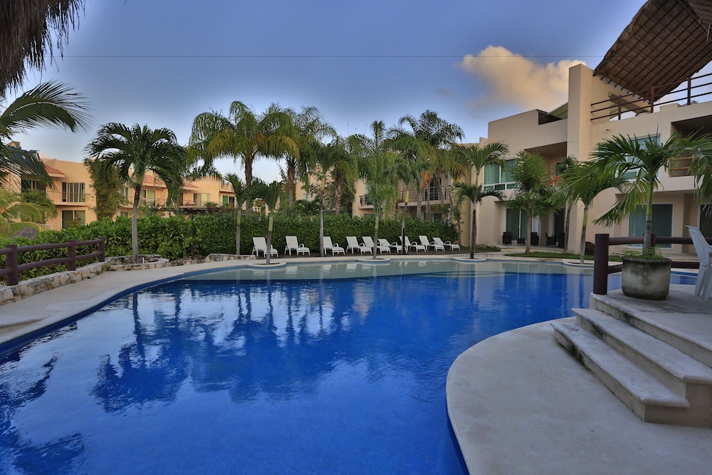 Coral Maya Stay Suites 4/50