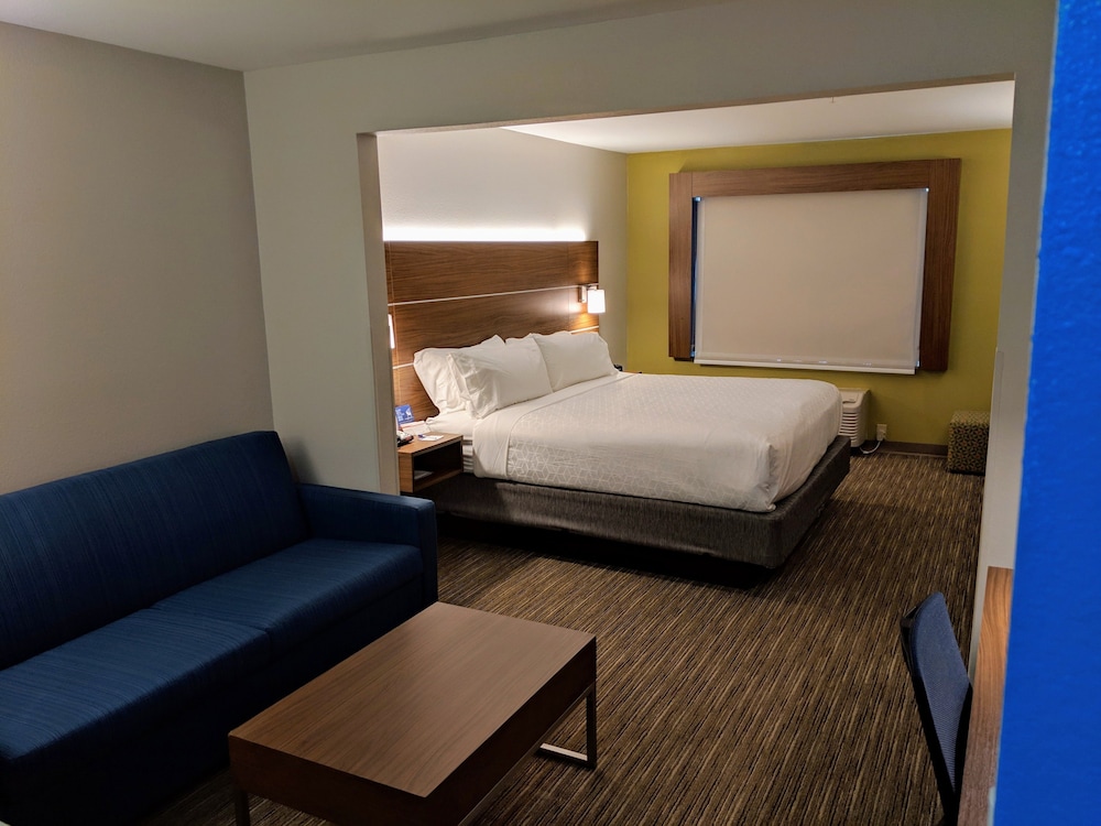 Holiday Inn Express & Suites Claypool Hill (Richlands Area) 18/63