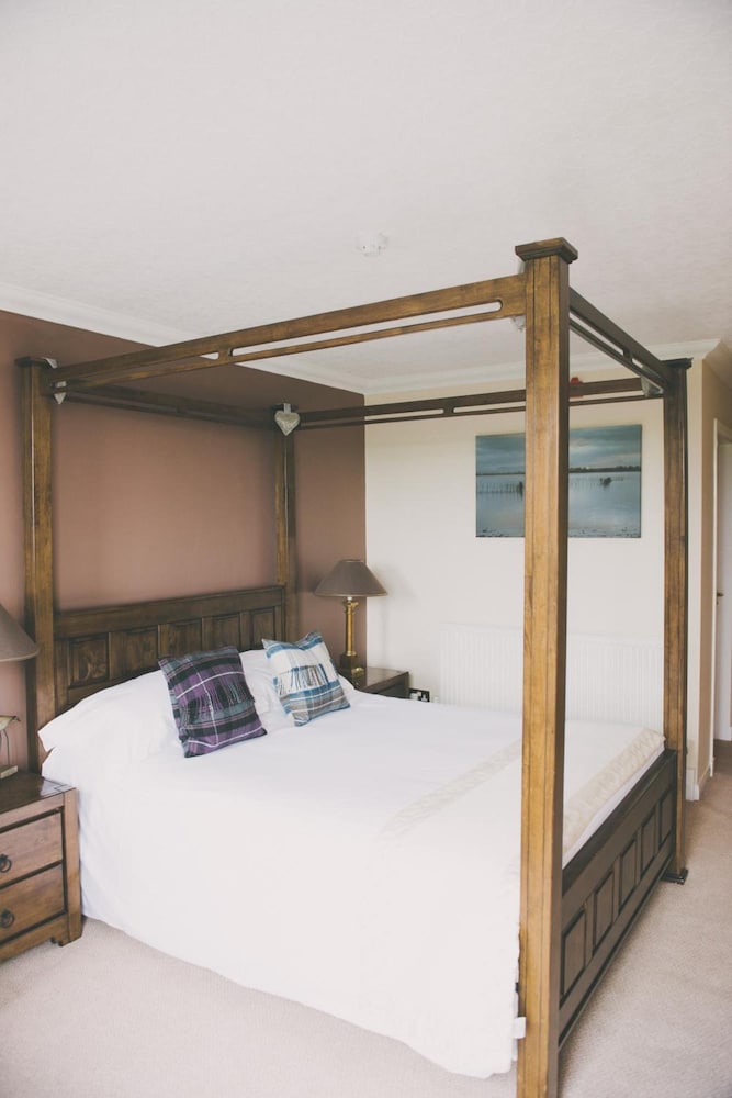 Powfoot Hotel 11/49