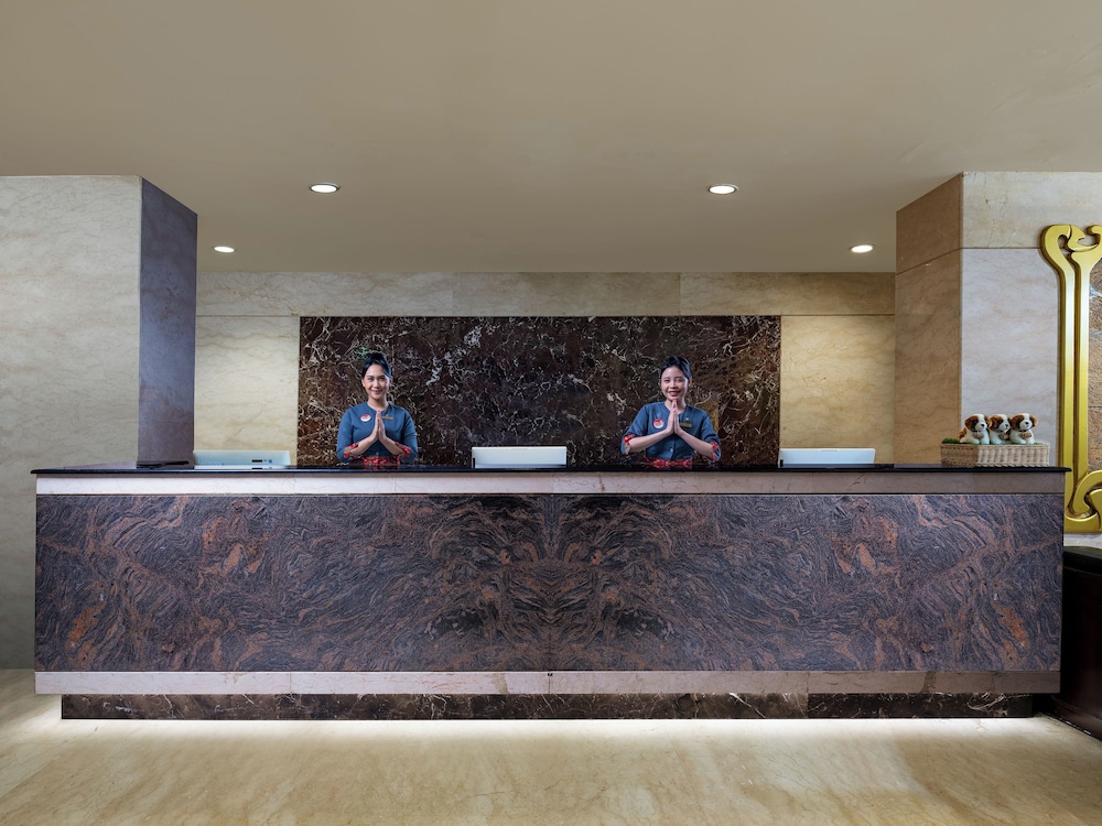 Swiss-Belhotel Waterfront Makassar 6/50