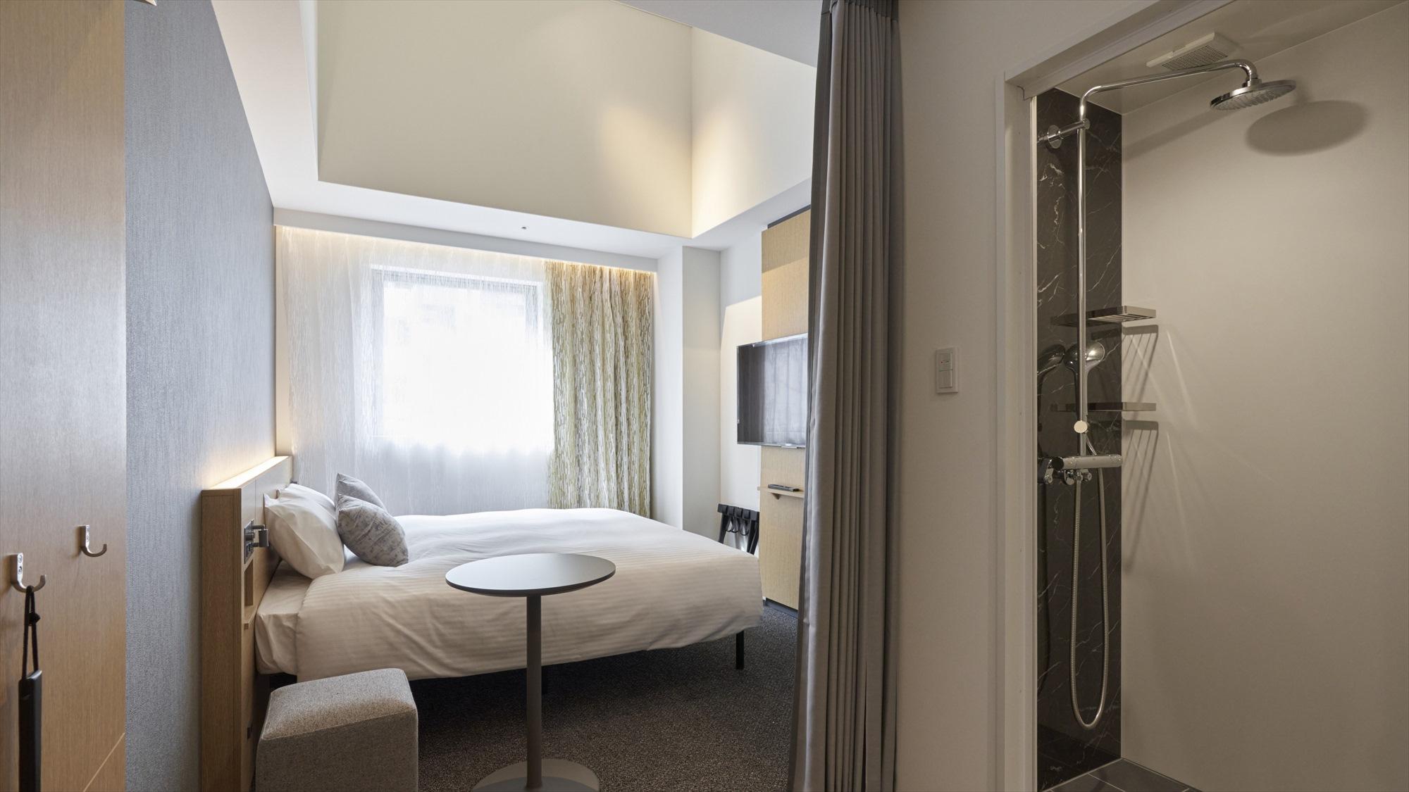 Universal, King Bed, City View