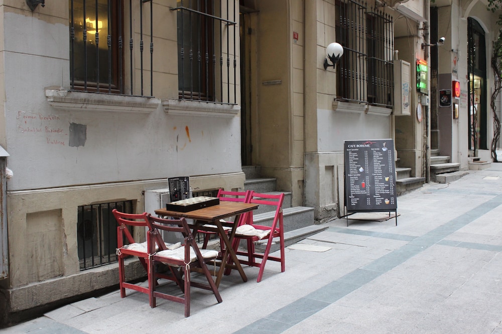 Chambers Of The Boheme 40/50