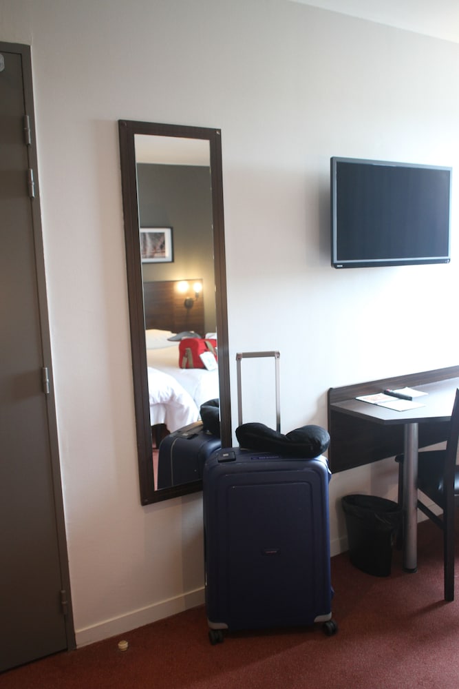 Orly Superior Hotel 52/57