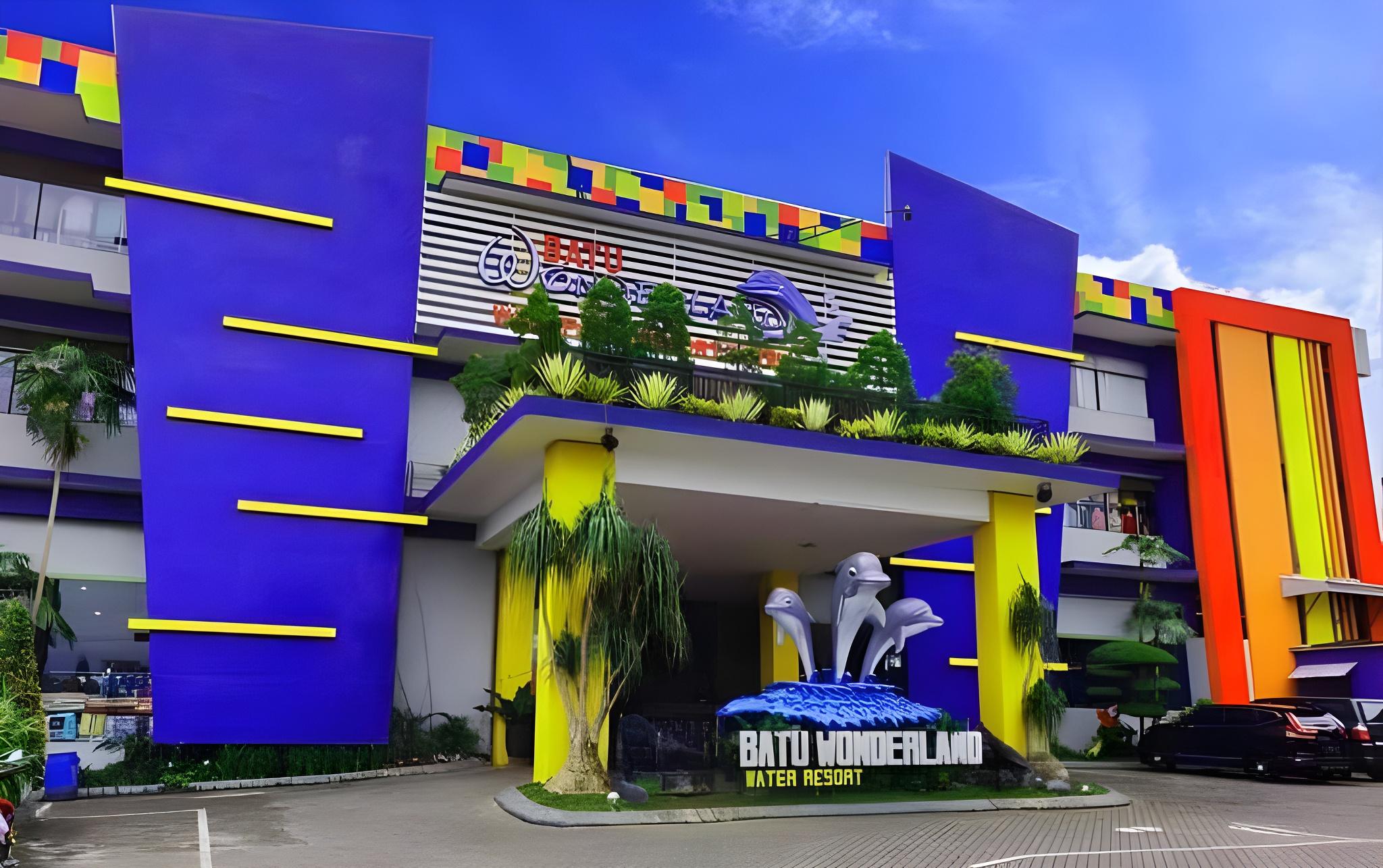 Batu Wonderland Water Resort Hotel 4/35
