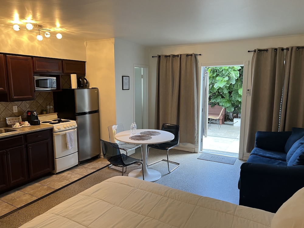 Tiana Beach Inn 29/48