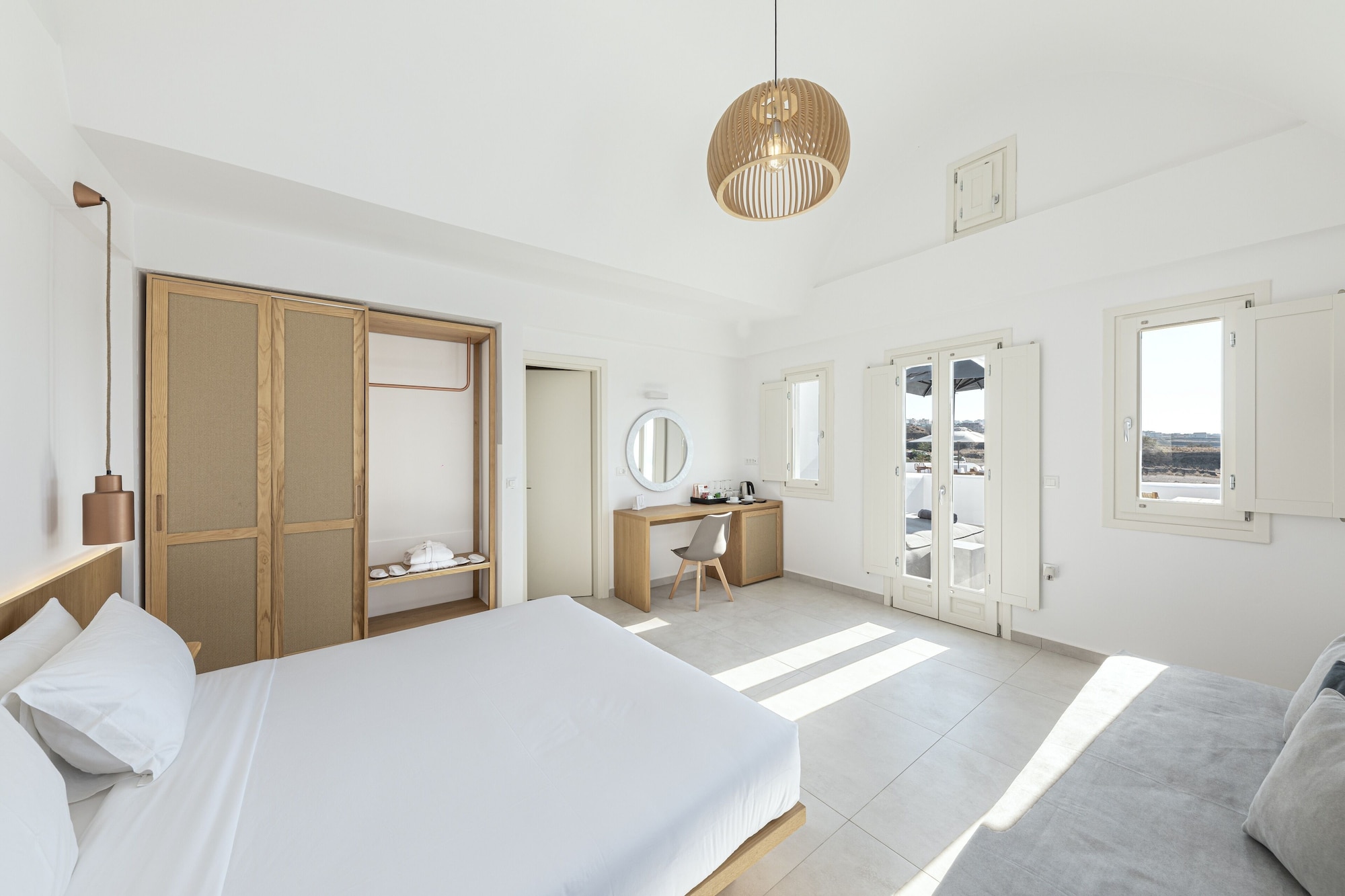 Panoramic, Suite, 1 King and 1 Single Beds, Outdoor Jetted Tub