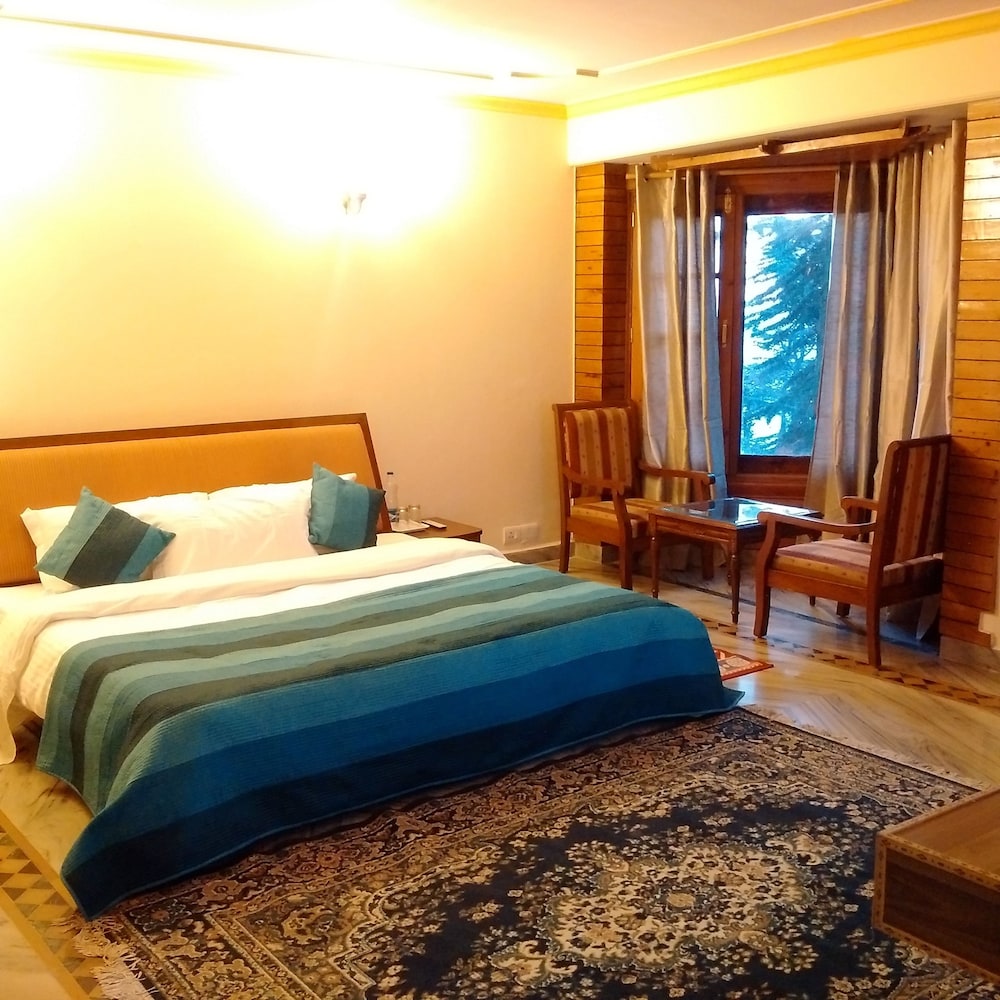 The Woodstock Resort 11/25