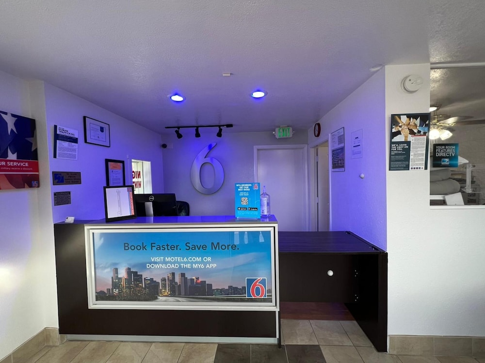 Lobby at Motel6 Orange, CA - Anaheim, ORANGE - CA