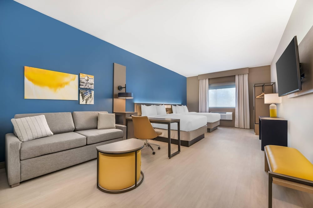Comfort Inn & Suites Orlando Sanford Airport 31/54