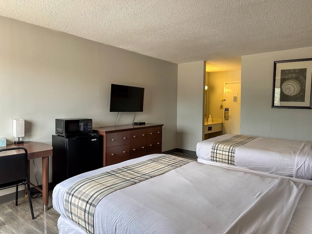 Room at Motel6 Rochester, NY - Airport, ROCHESTER - NY