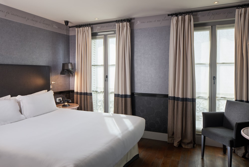 CLASSIC, DOUBLE BED, BALCONY OR TERRACE