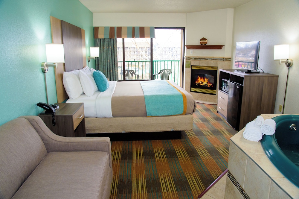 Pigeon River Inn 30/65