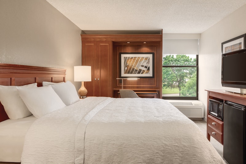 Hampton Inn Des Moines-Airport 6/24