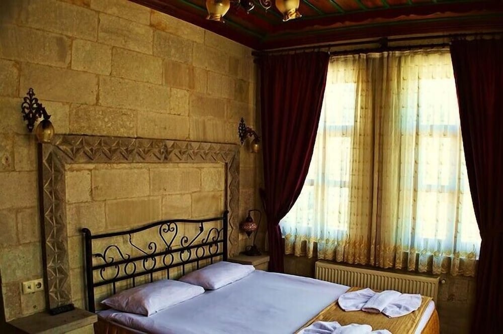 Cappadocia Stone Palace 14/43