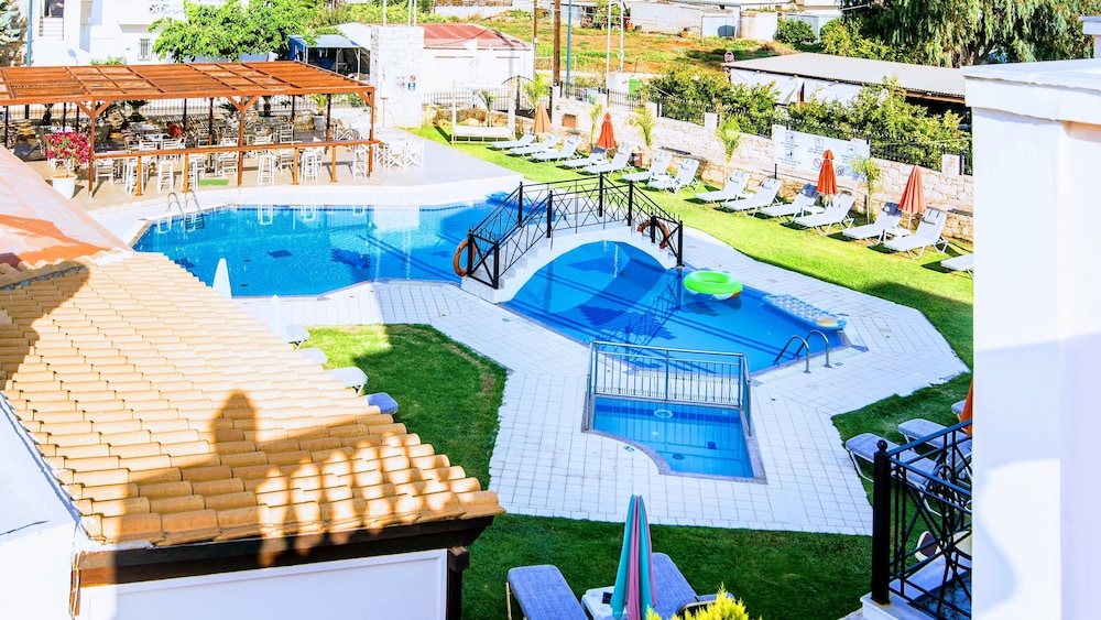 Yiannis Manos Hotel Resort 39/50