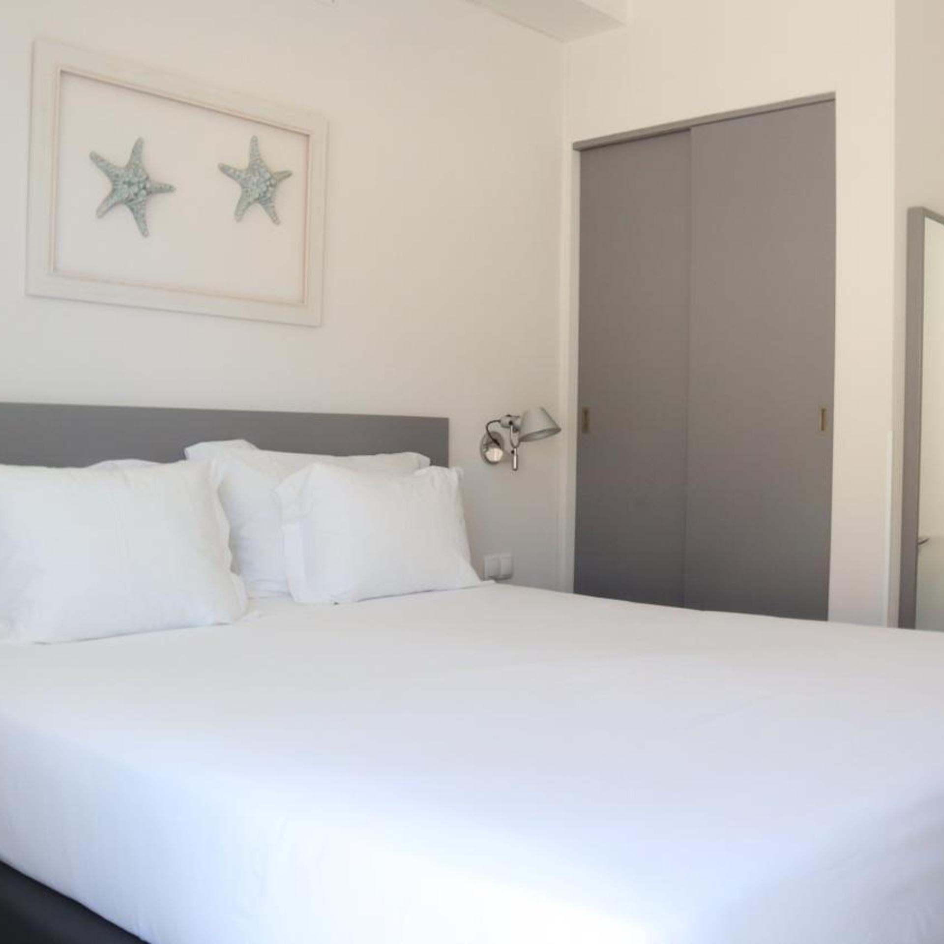 Room, Double Bed, Lateral Side Sea View