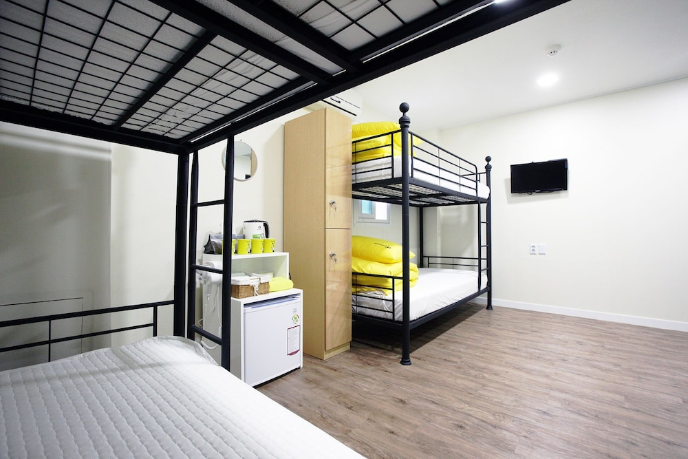 24 Guesthouse Myeongdong Avenue 29/33