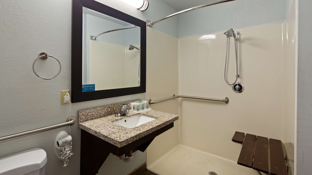 Best Western Holiday Manor 24/49