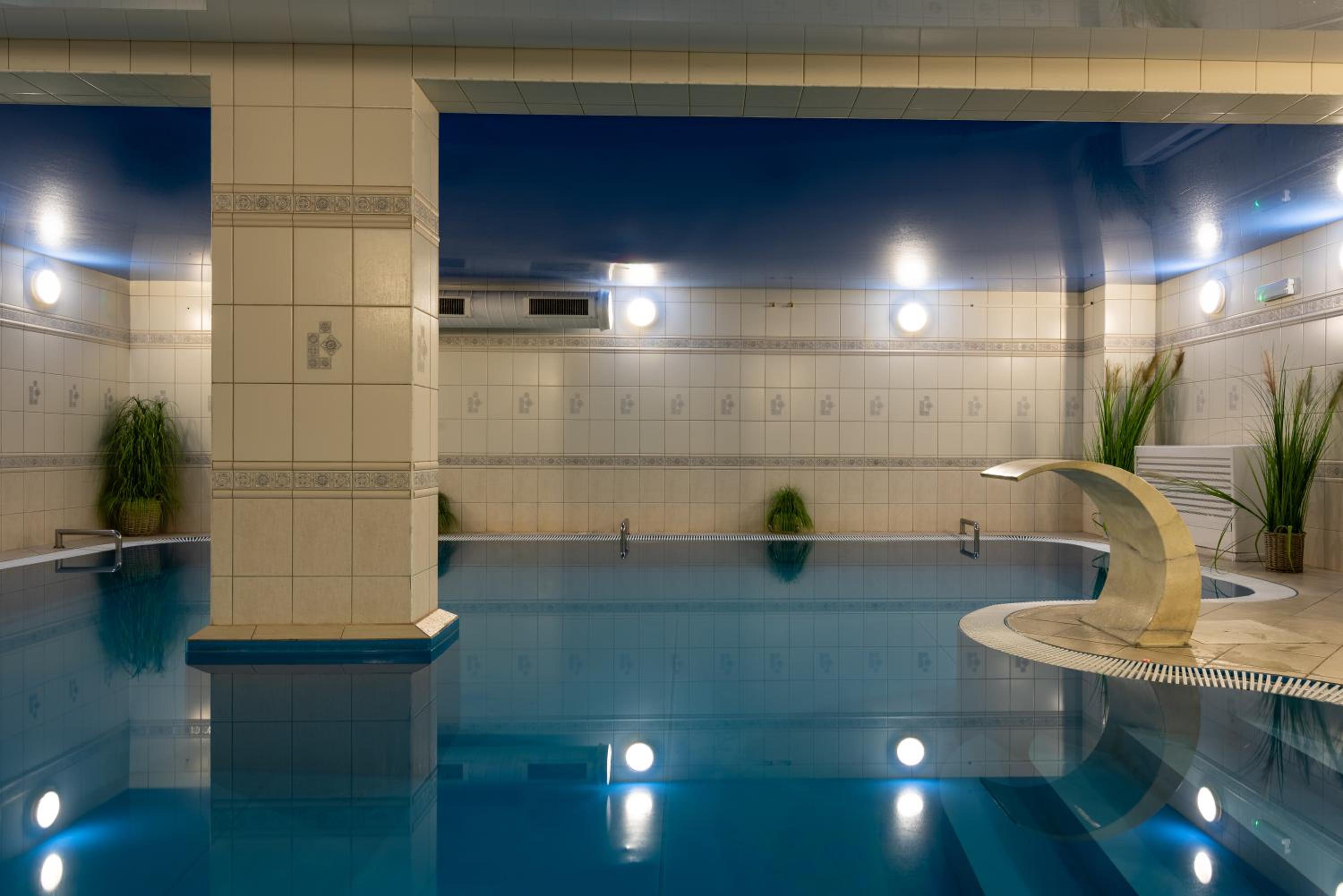 Hotel Wodnik 25/50