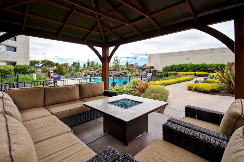 DoubleTree by Hilton Hotel Pleasanton at the Club 24/70