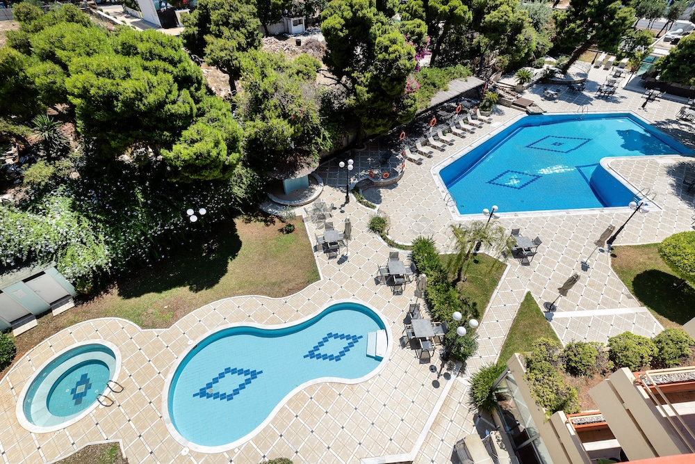 Oasis Hotel Apartments 42/43