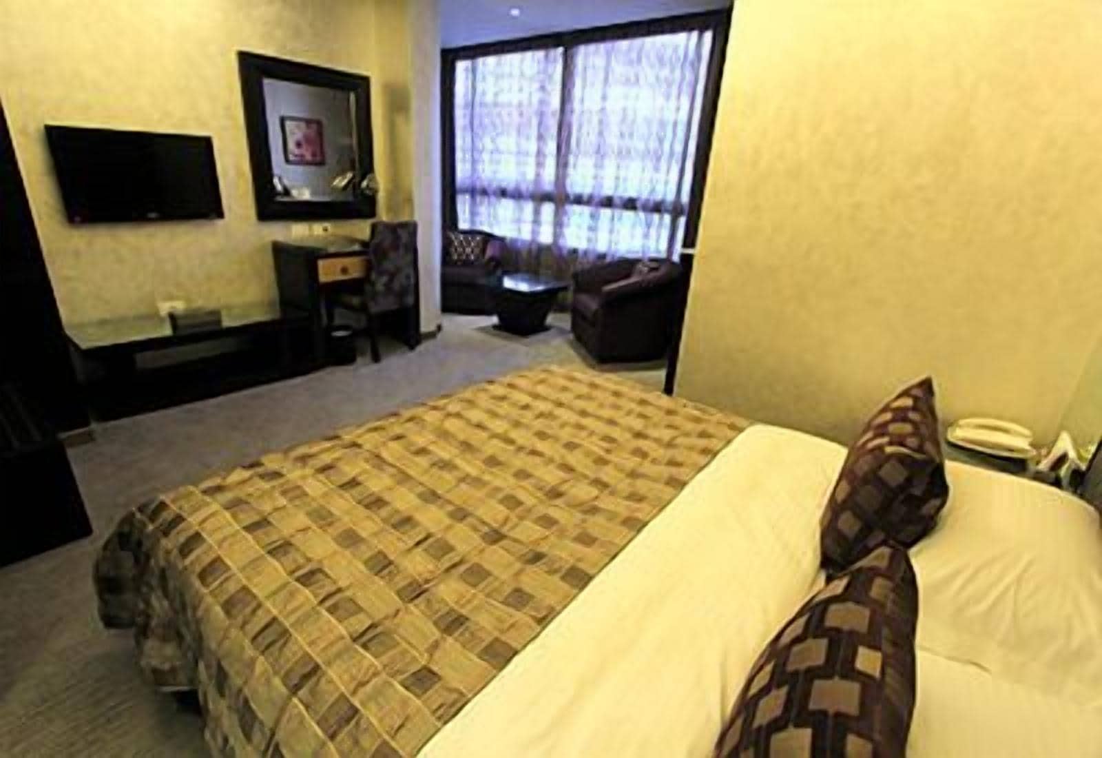 Deluxe, Twin Beds, Elite Hotel & Spa Beirut 3/3