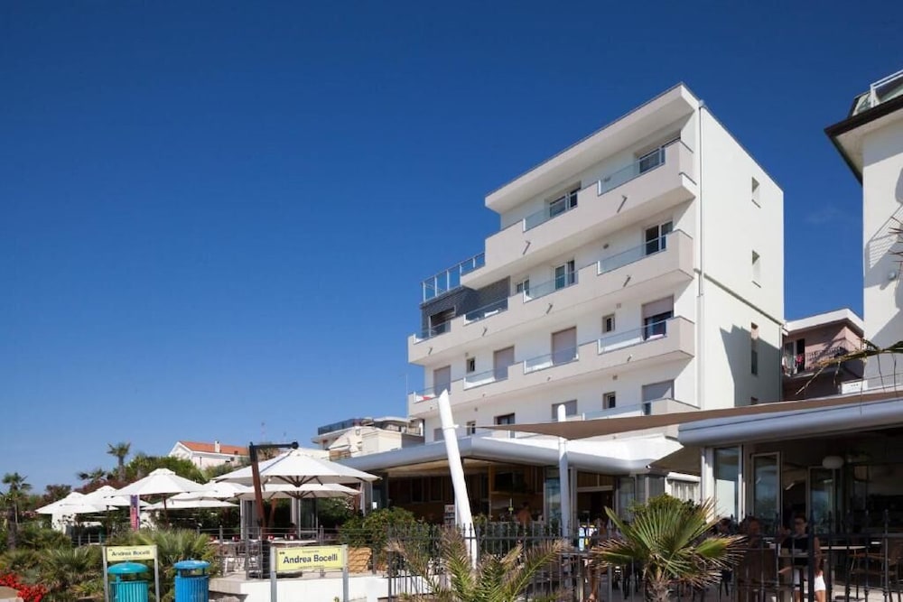 Hotel Columbia &amp; Ninfea 2/50
