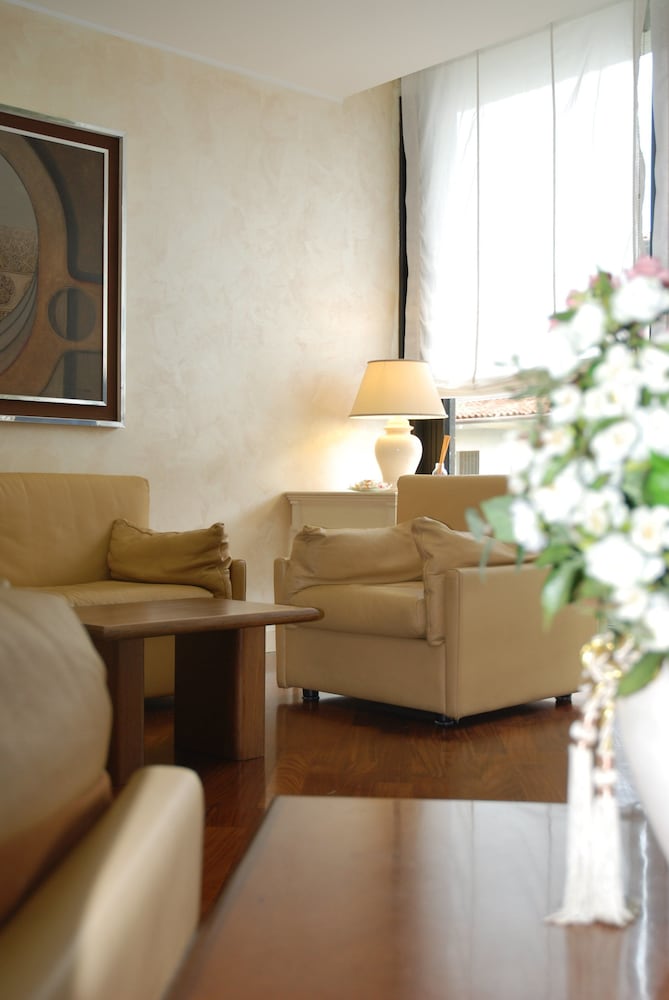 Hotel Continental Brescia 34/53
