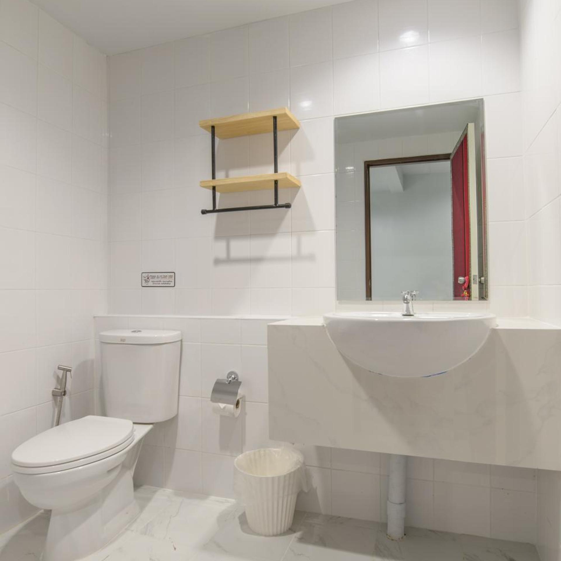 Little Lanna Premier Guesthouse 64/66