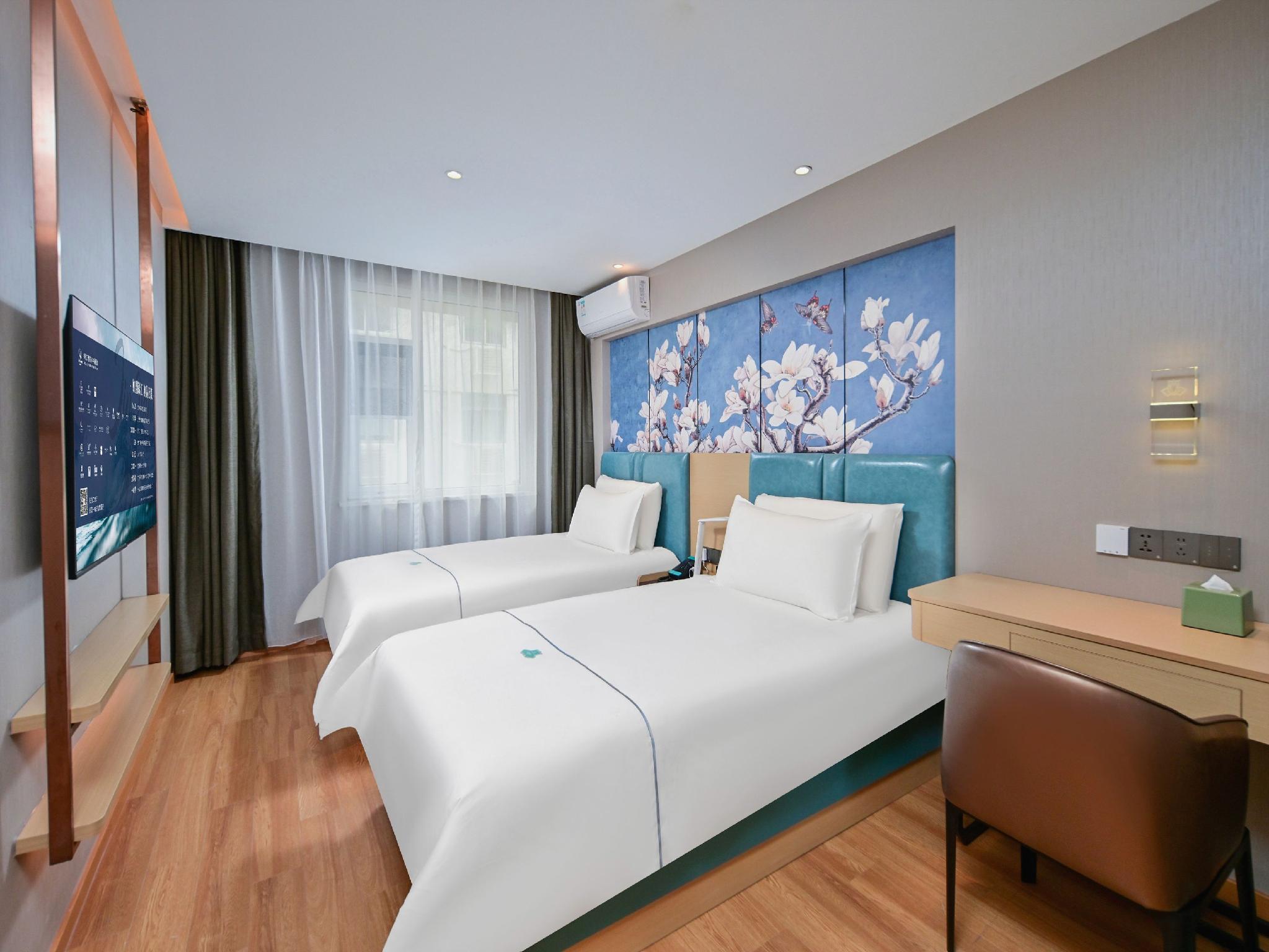 Elegant, Twin Beds