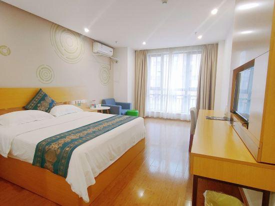 ROOM, QUEEN BED