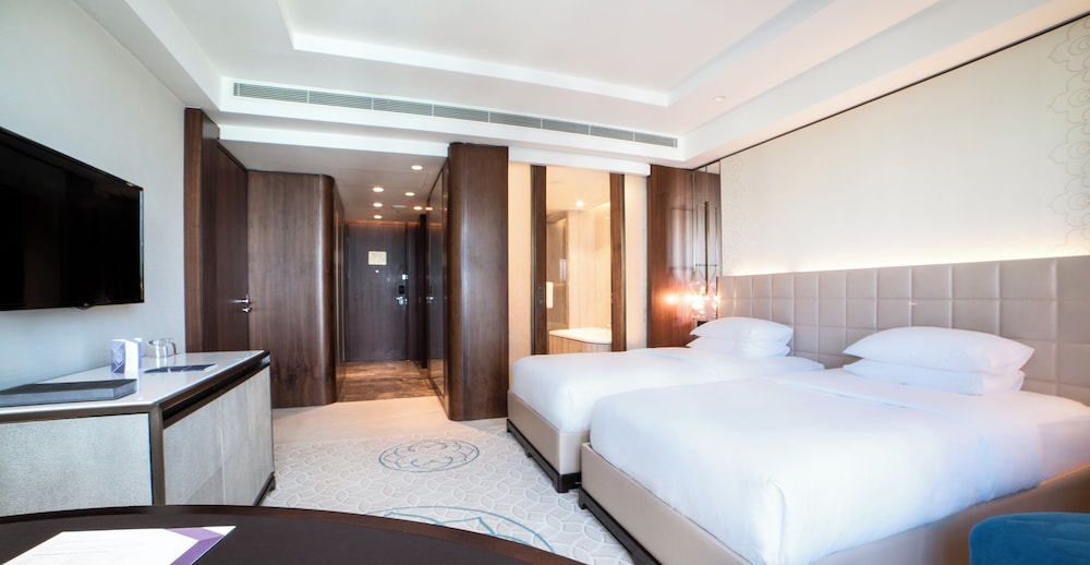 ROOM, TWIN BEDS