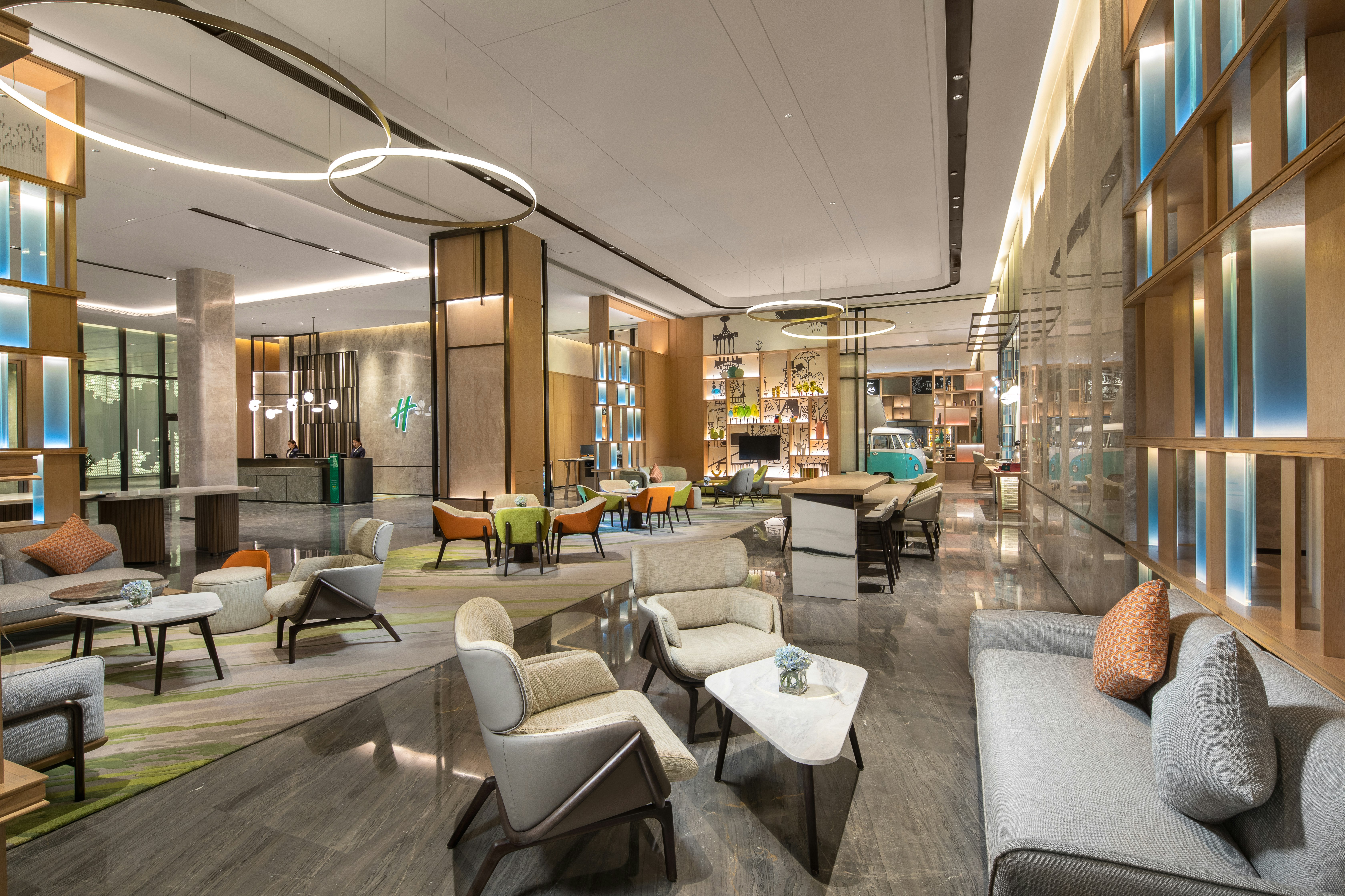 Holiday Inn Zhengzhou High-Tech Zone 44/74