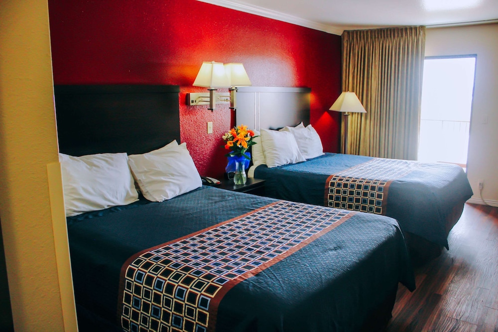 Rodeway Inn & Suites Lake Havasu City 7/26
