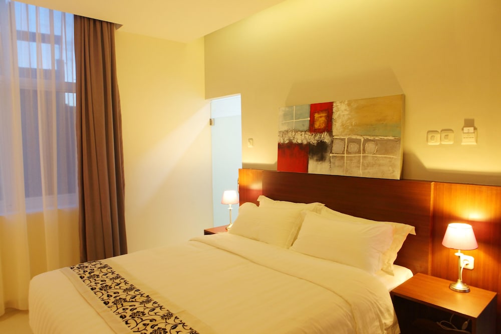 Life Hotel Soekarno Hatta Makassar 5/19