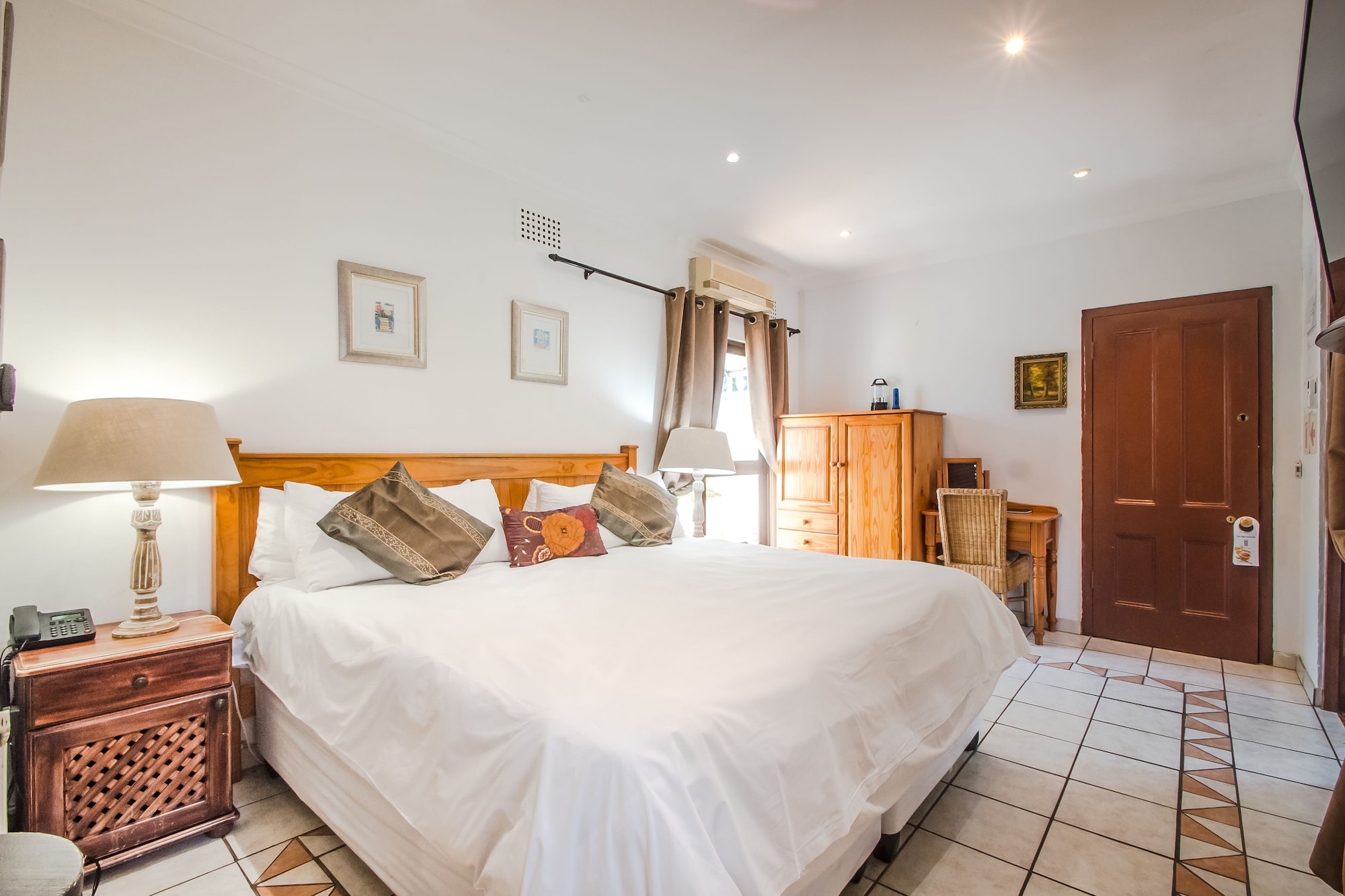 Room 1, Double or Twin Bed