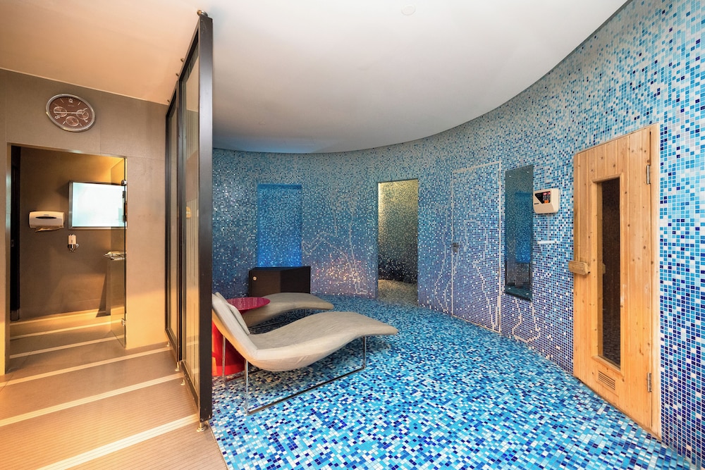 Four Points by Sheraton Ploenchit Bangkok 28/56