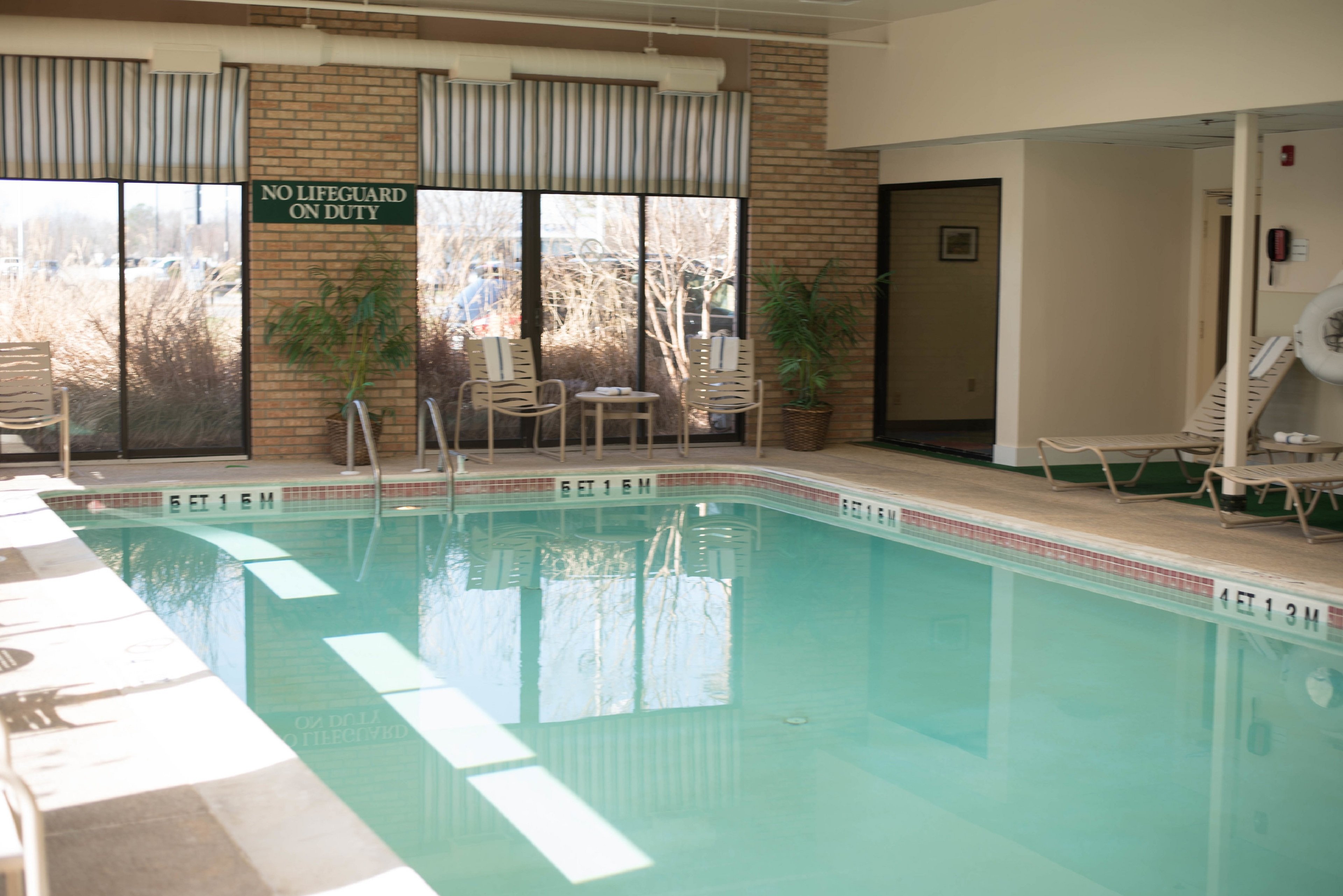 Holiday Inn Express Easton 33/59