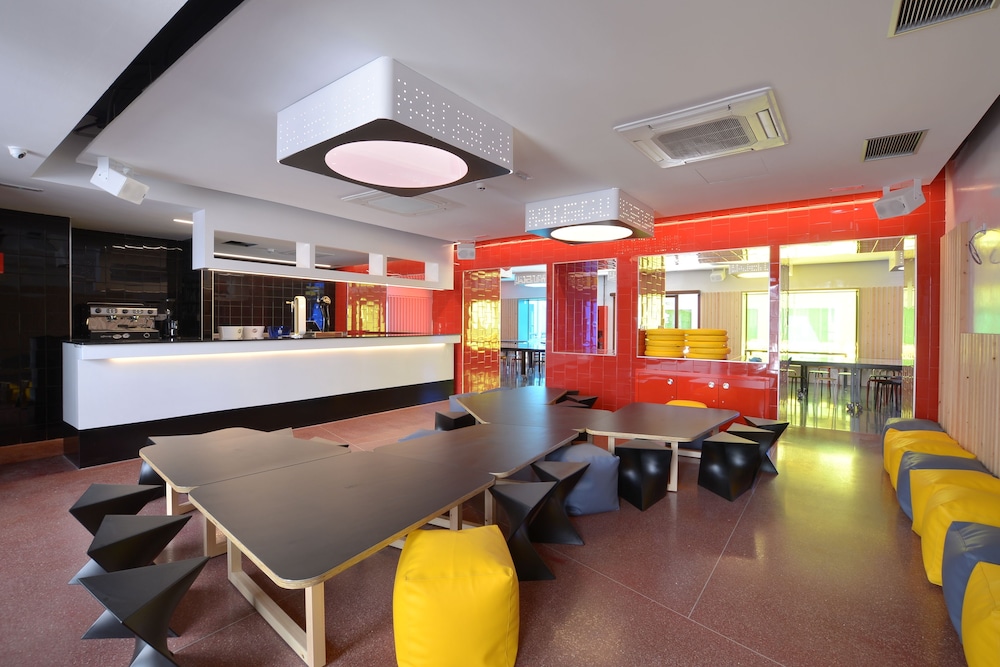 Amistat Island Hostel Ibiza 7/100