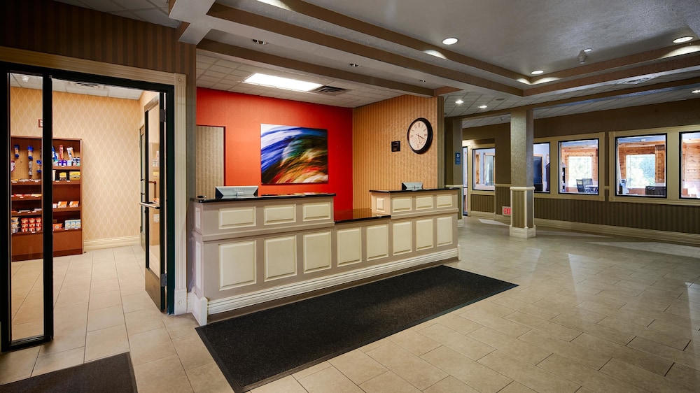 Best Western Plus Kalamazoo Suites 15/25