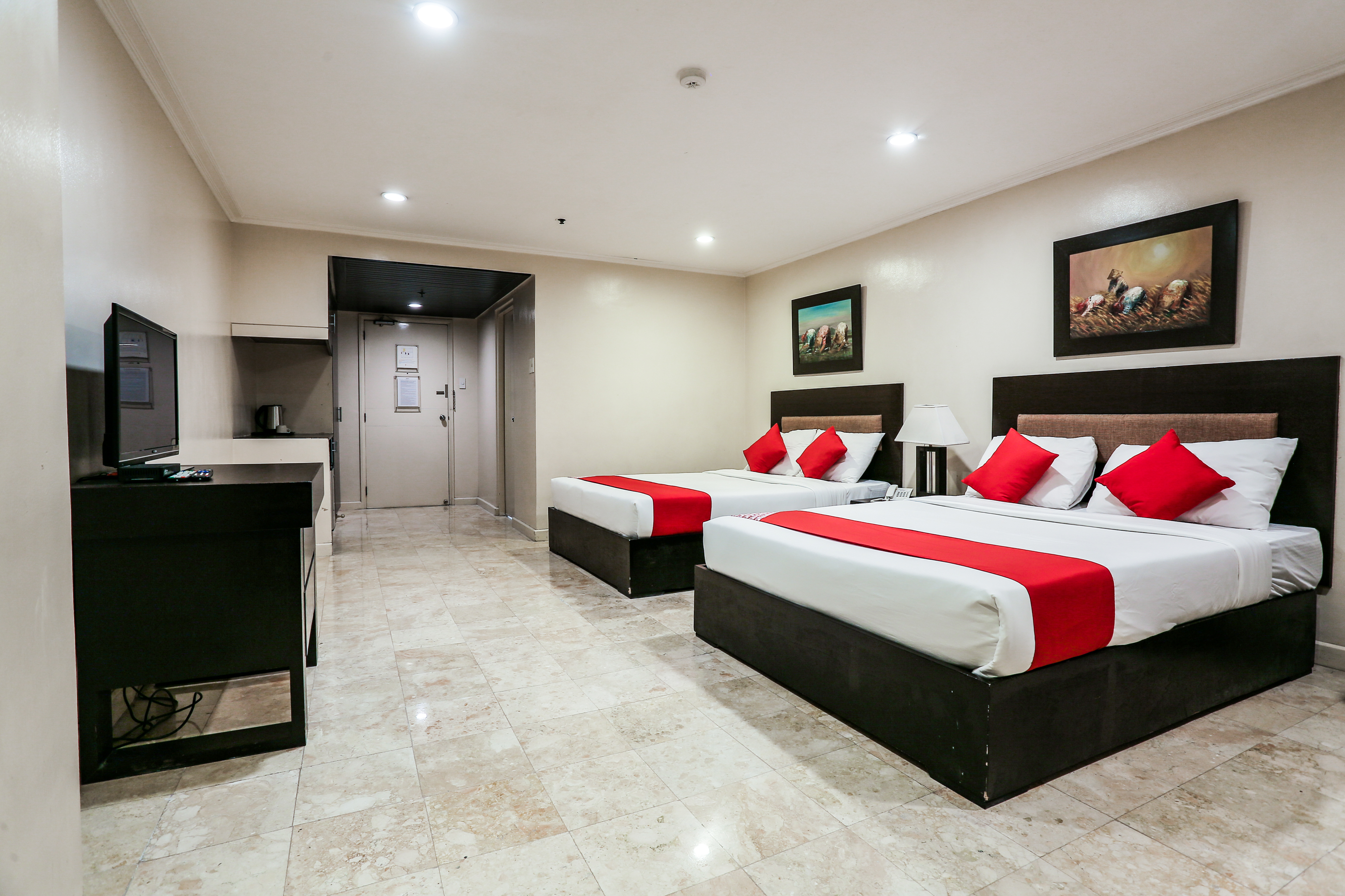 Paragon Tower Hotel 30/50