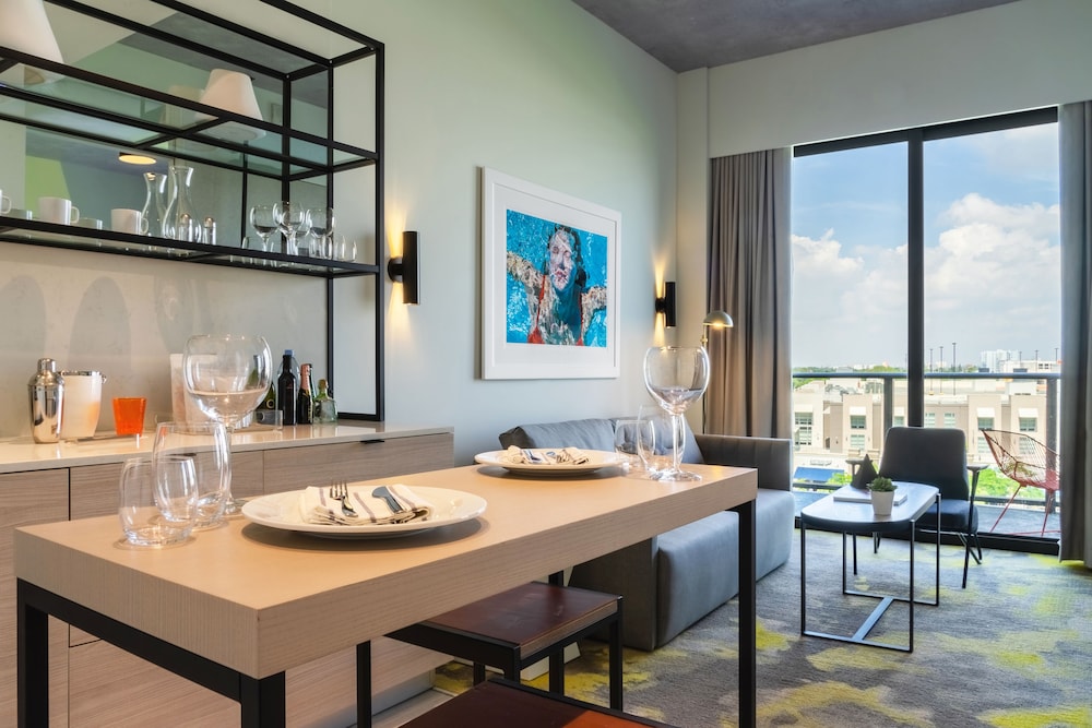 Hyde Midtown Miami 58/70
