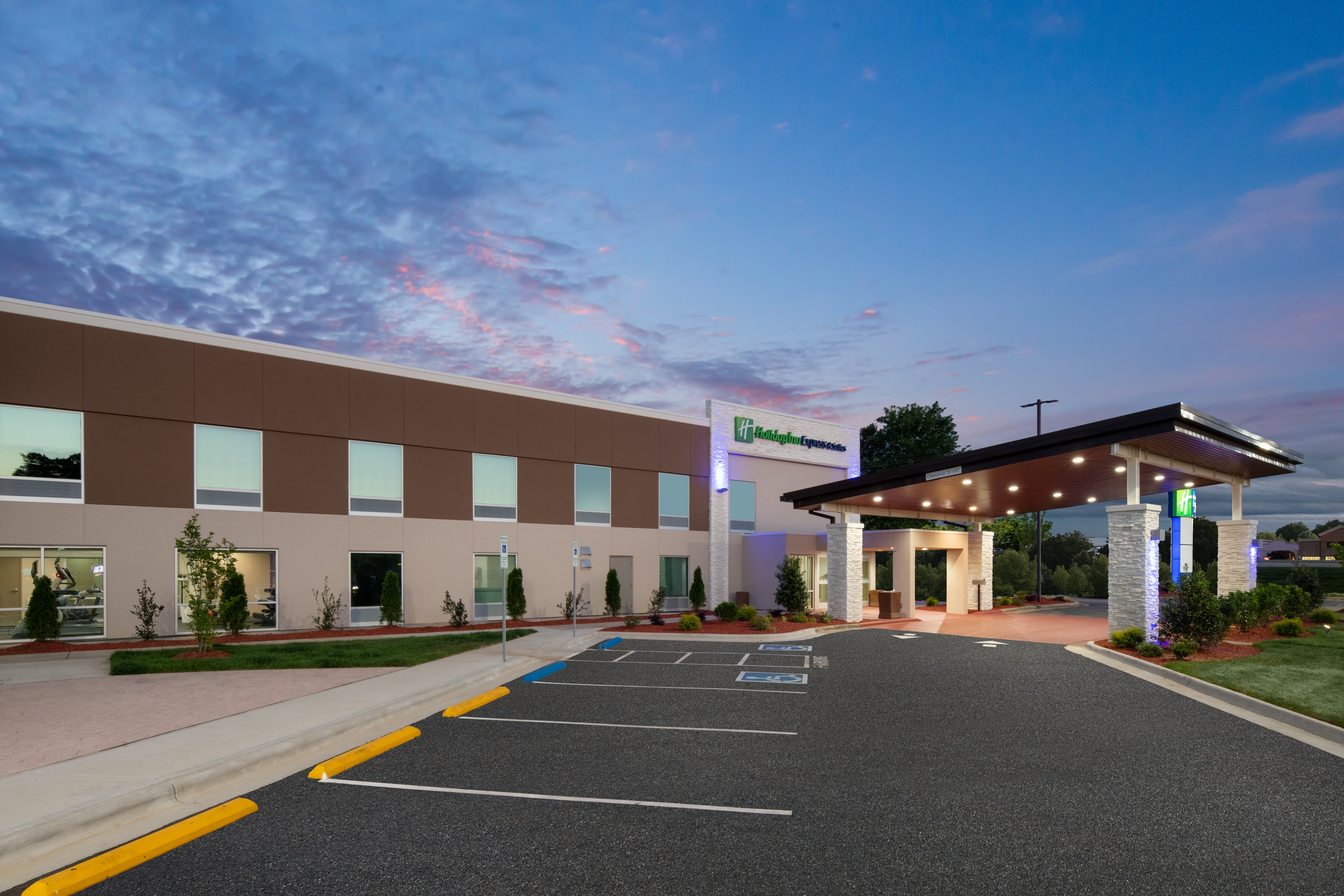 Holiday Inn Express Hotel Suites Wilson I 95 25/27