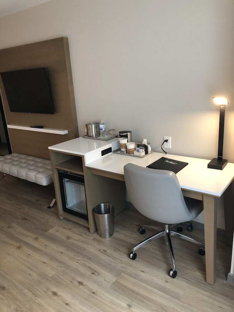 Oneida Casino Hotel 52/60