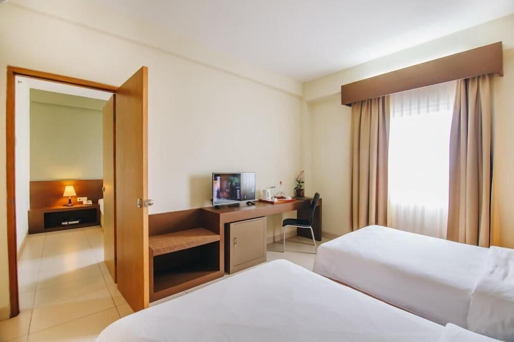 Hotel Luwansa 12/50