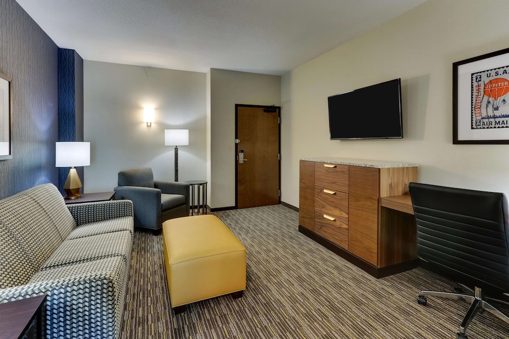 Drury Inn & Suites Lafayette IN 33/56