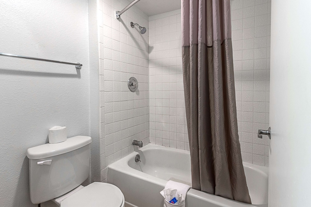 Motel6 Fresno, CA 46/51