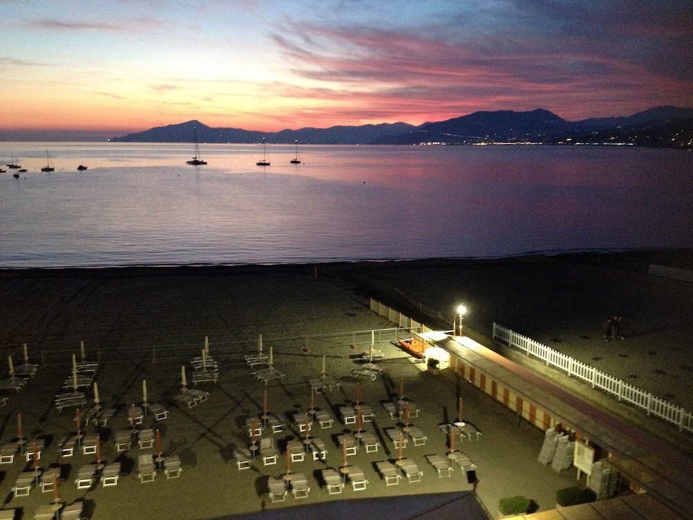 Suite Nettuno 52/60